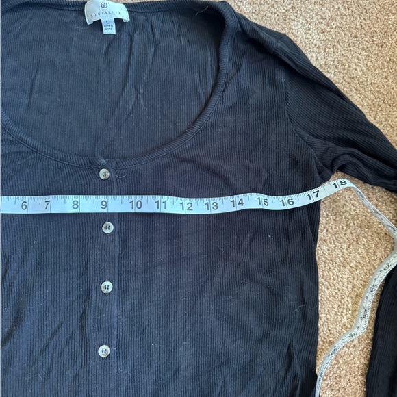 Socialite Ribbed Long Sleeve Button Up - Picture 4 of 4